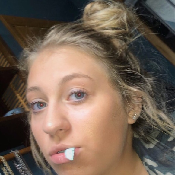 Meet your Posher, Corynn - Picture 1 of 1